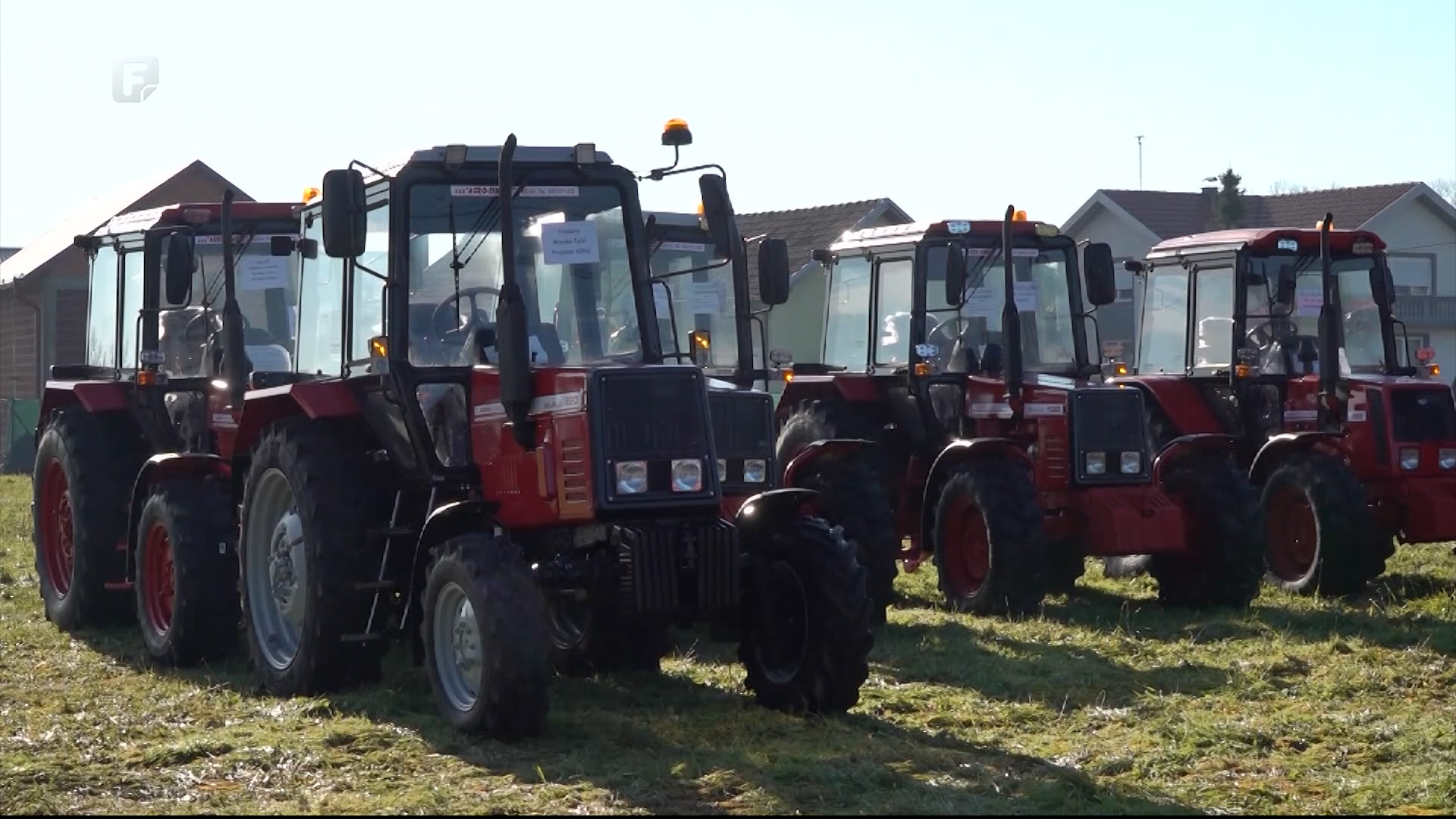 U Bijeljini i Šamcu podijeljeni traktori mladim poljoprivrednicima